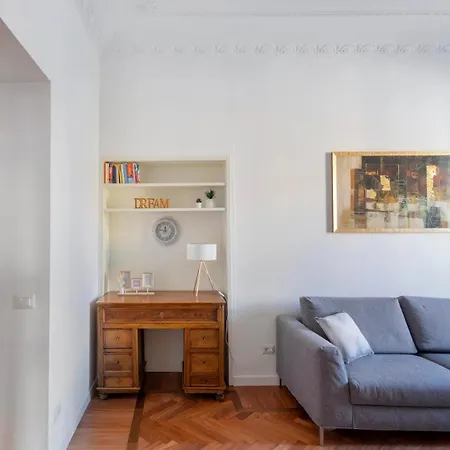 “la Palma Nel Cortile” Roma