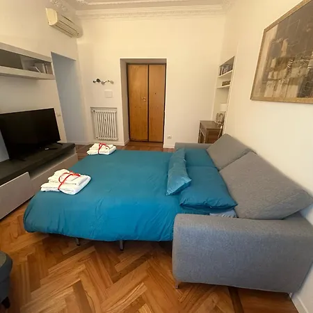 “la Palma Nel Cortile” Roma